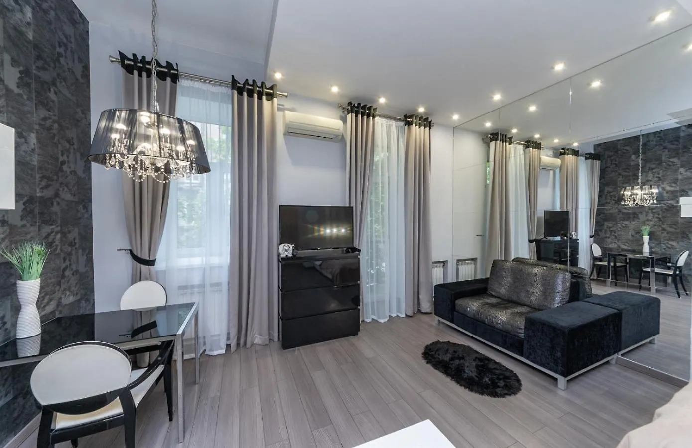 Zoloti Vorota 1 Lysenko Street Apartman Kijev